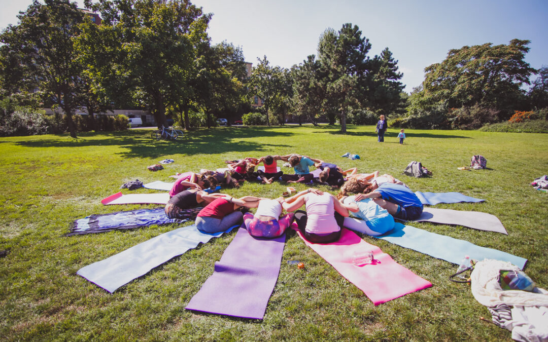 Yoga for refugees in the Garden of Philosophy, Budapest